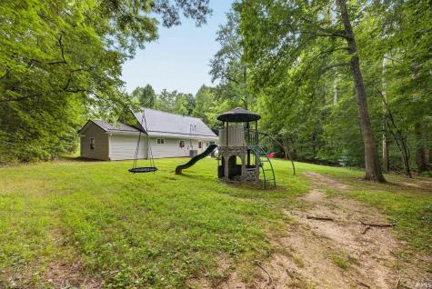 7275 N Ferry Road Bloomfield IN 47424