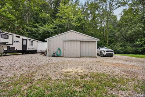 7275 N Ferry Road Bloomfield IN 47424