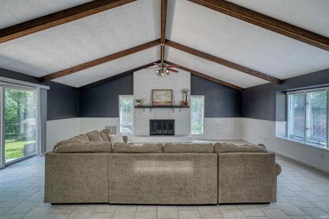 1051 Pine Gate Road Evansville IN 47725