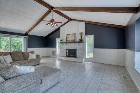 1051 Pine Gate Road Evansville IN 47725