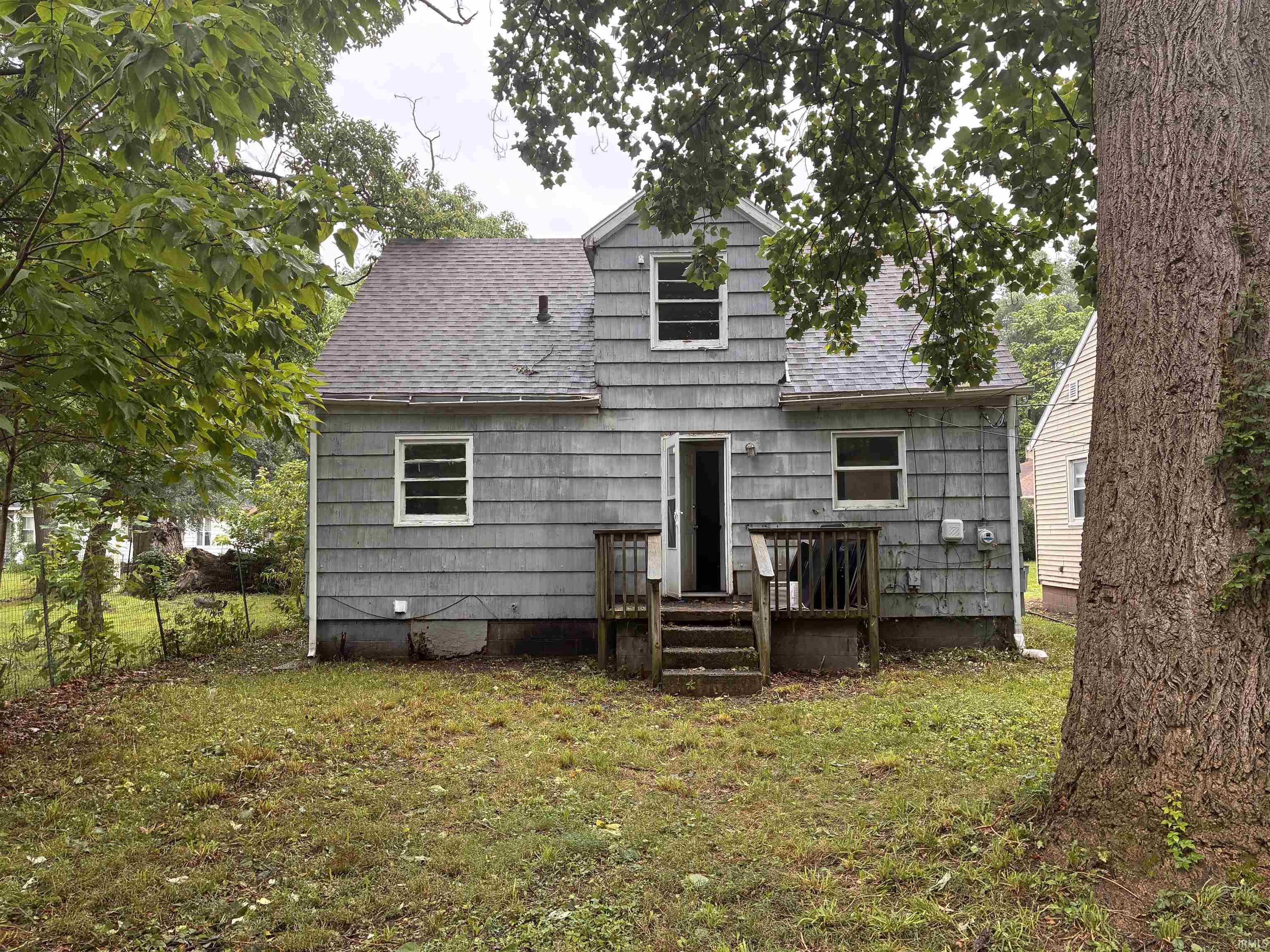 1333 Johnson Street South Bend IN 46628