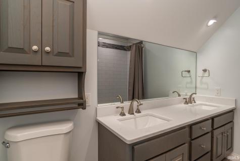 2709 E Brigs Bend Bloomington IN 47401