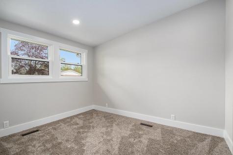 756 E John Street Nappanee IN 46550