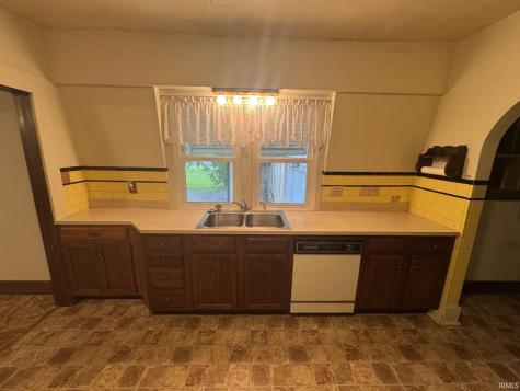 608 E 3rd Street Brookston IN 47923