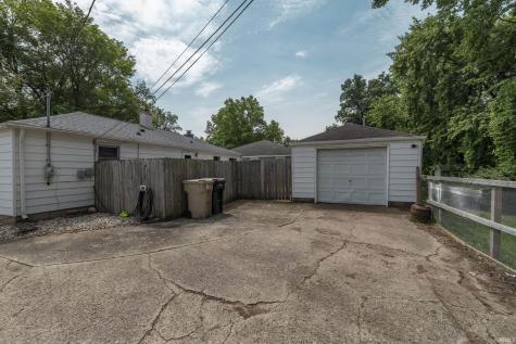 2527 Sampson Street South Bend IN 46614