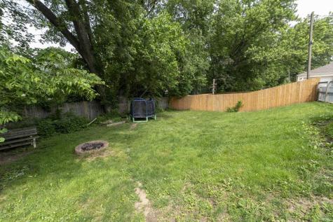 2527 Sampson Street South Bend IN 46614