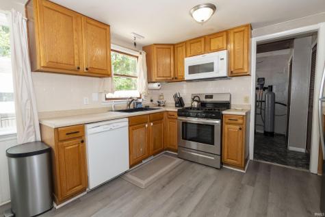 2527 Sampson Street South Bend IN 46614