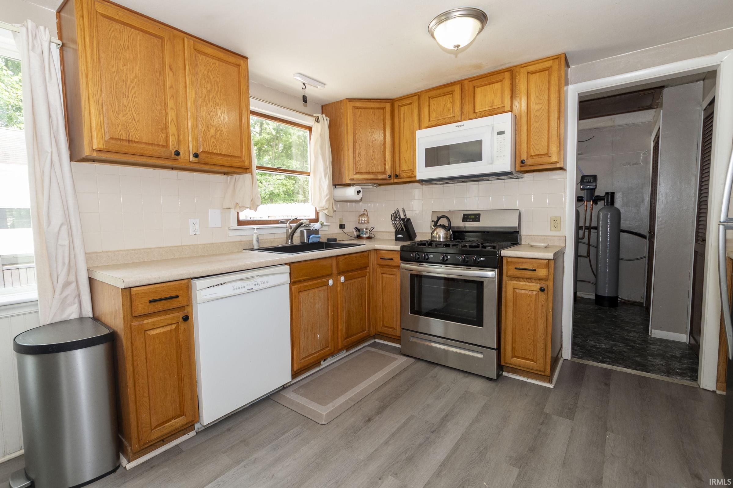2527 Sampson Street South Bend IN 46614