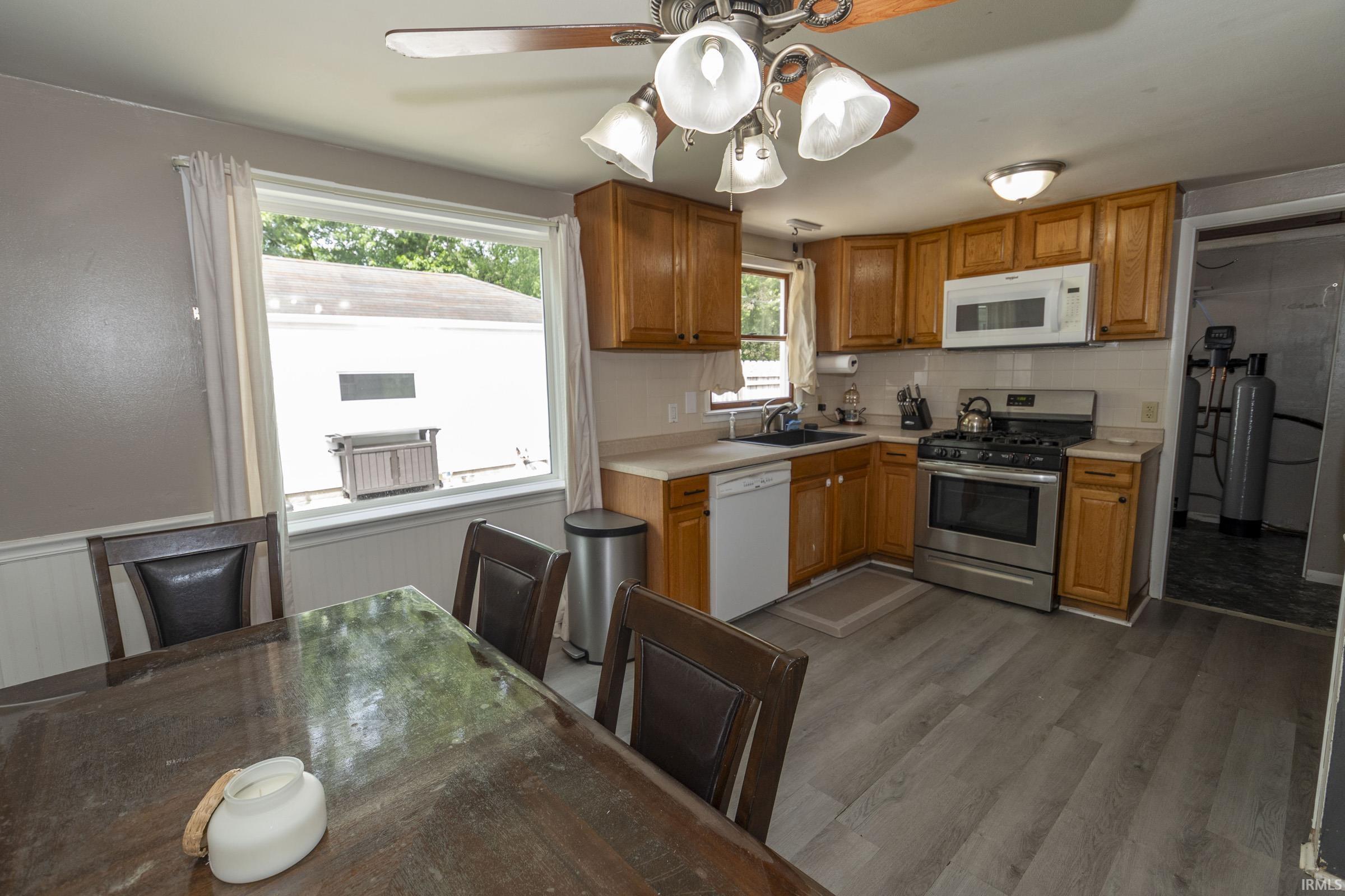2527 Sampson Street South Bend IN 46614