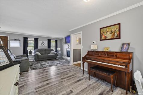 1243 Bellgrade Avenue Loogootee IN 47553