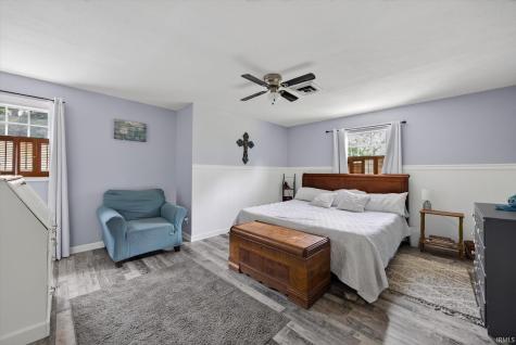 1243 Bellgrade Avenue Loogootee IN 47553