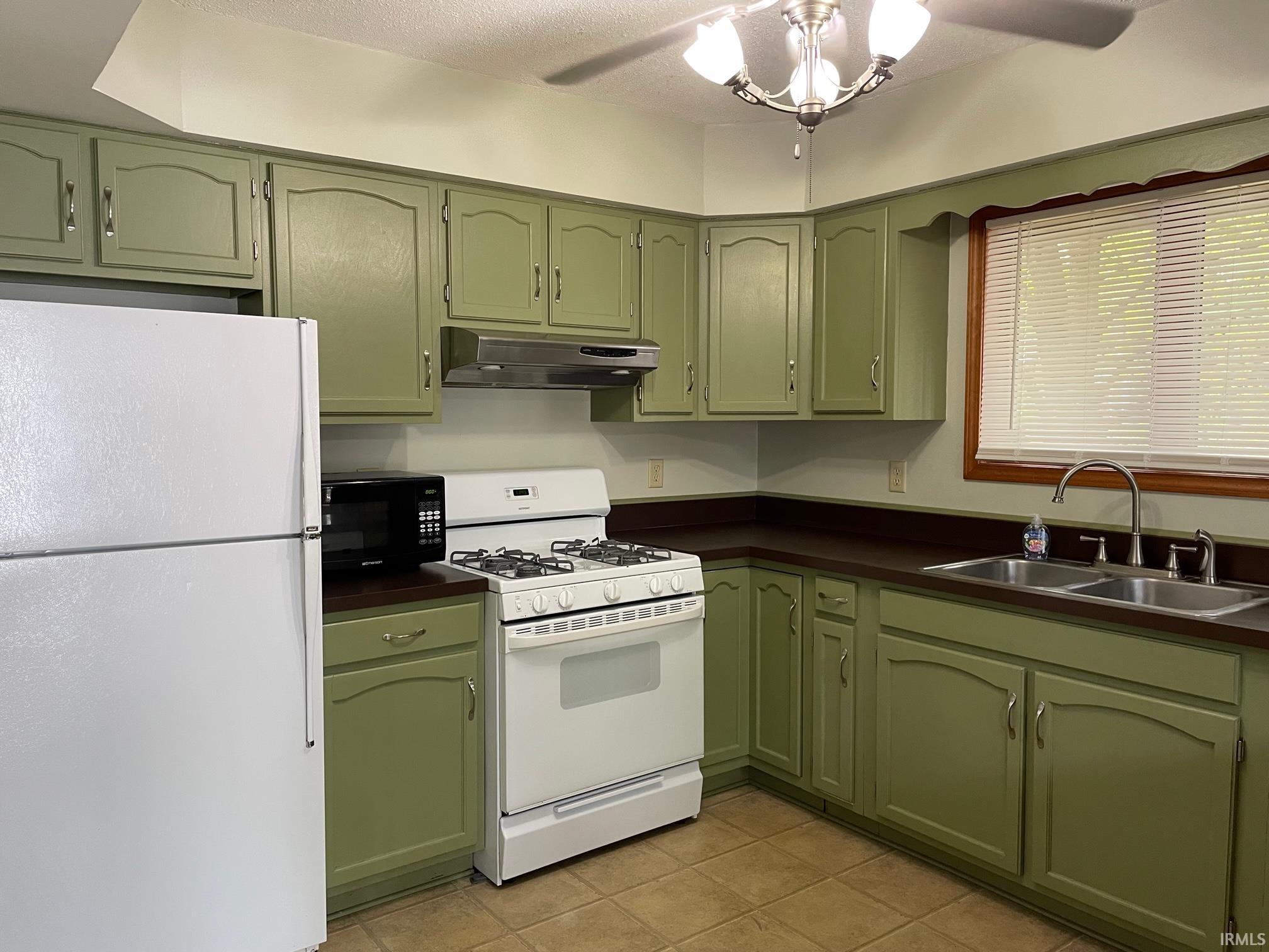2904 Manitou Park Drive Rochester IN 46975