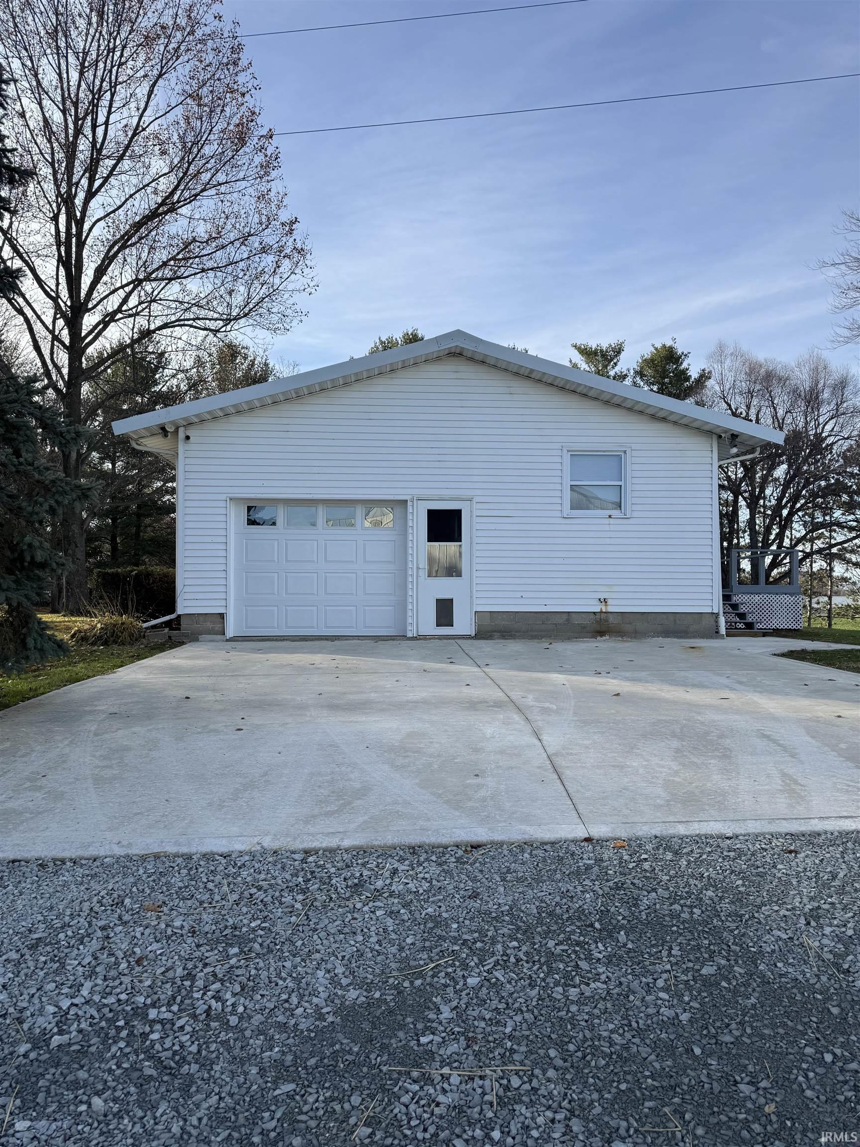 2418 E 550 North Road Rochester IN 46975