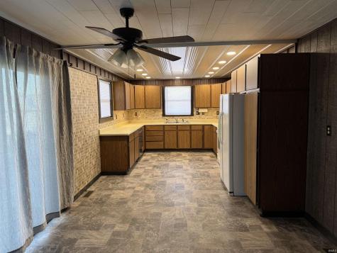 2418 E 550 North Road Rochester IN 46975