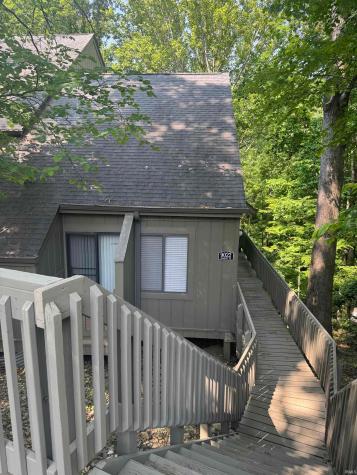 9022 S Pointe Ridge Lane Bloomington IN 47401
