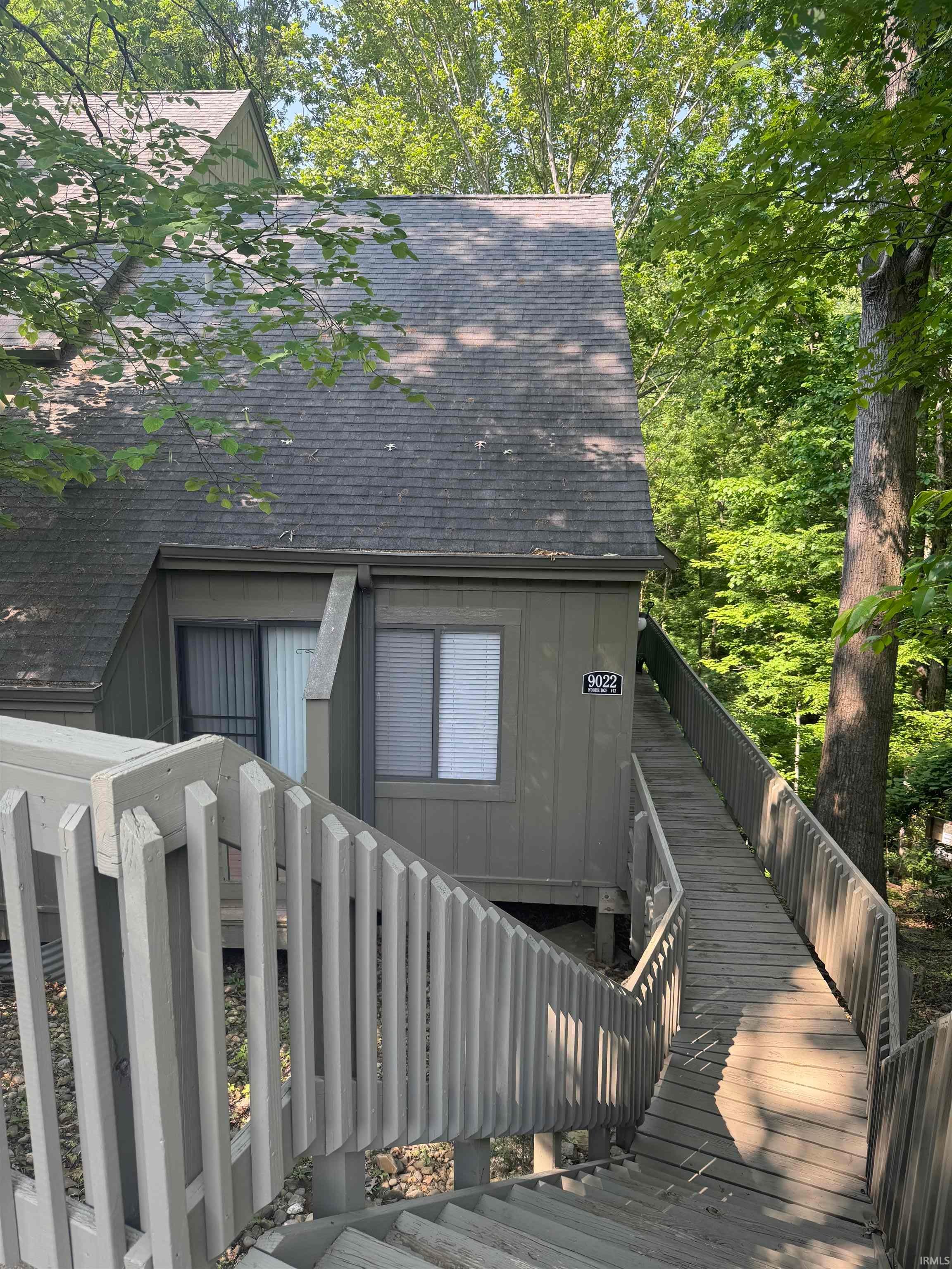 9022 S Pointe Ridge Lane Bloomington IN 47401