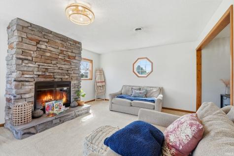 9239 Lilac Lane Cromwell IN 46732