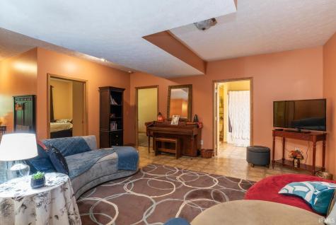 1106 W Countryside Lane Bloomington IN 47403