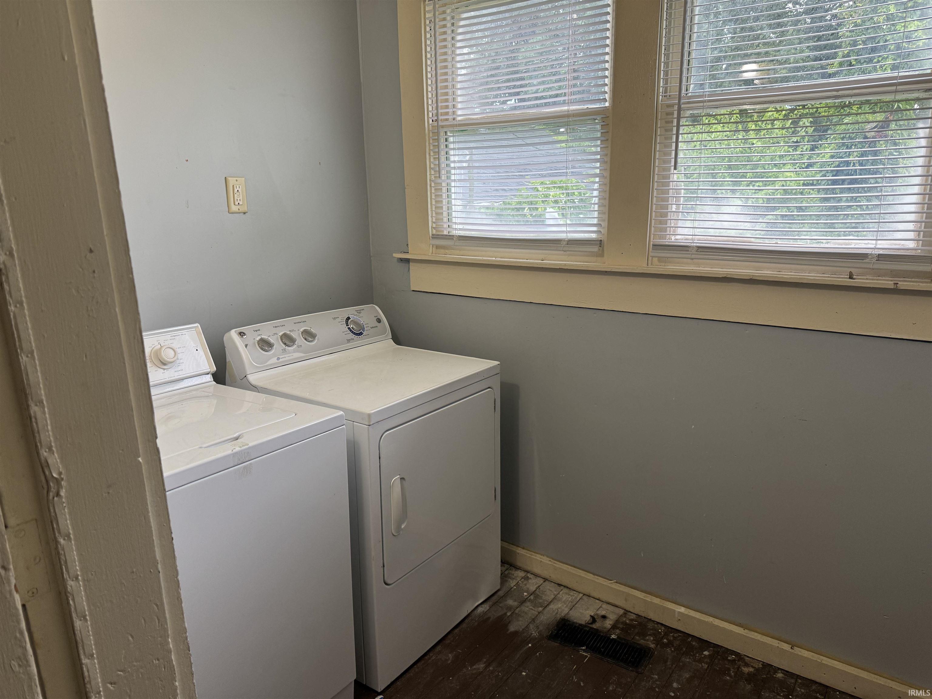 1149 E Indiana Avenue South Bend IN 46613