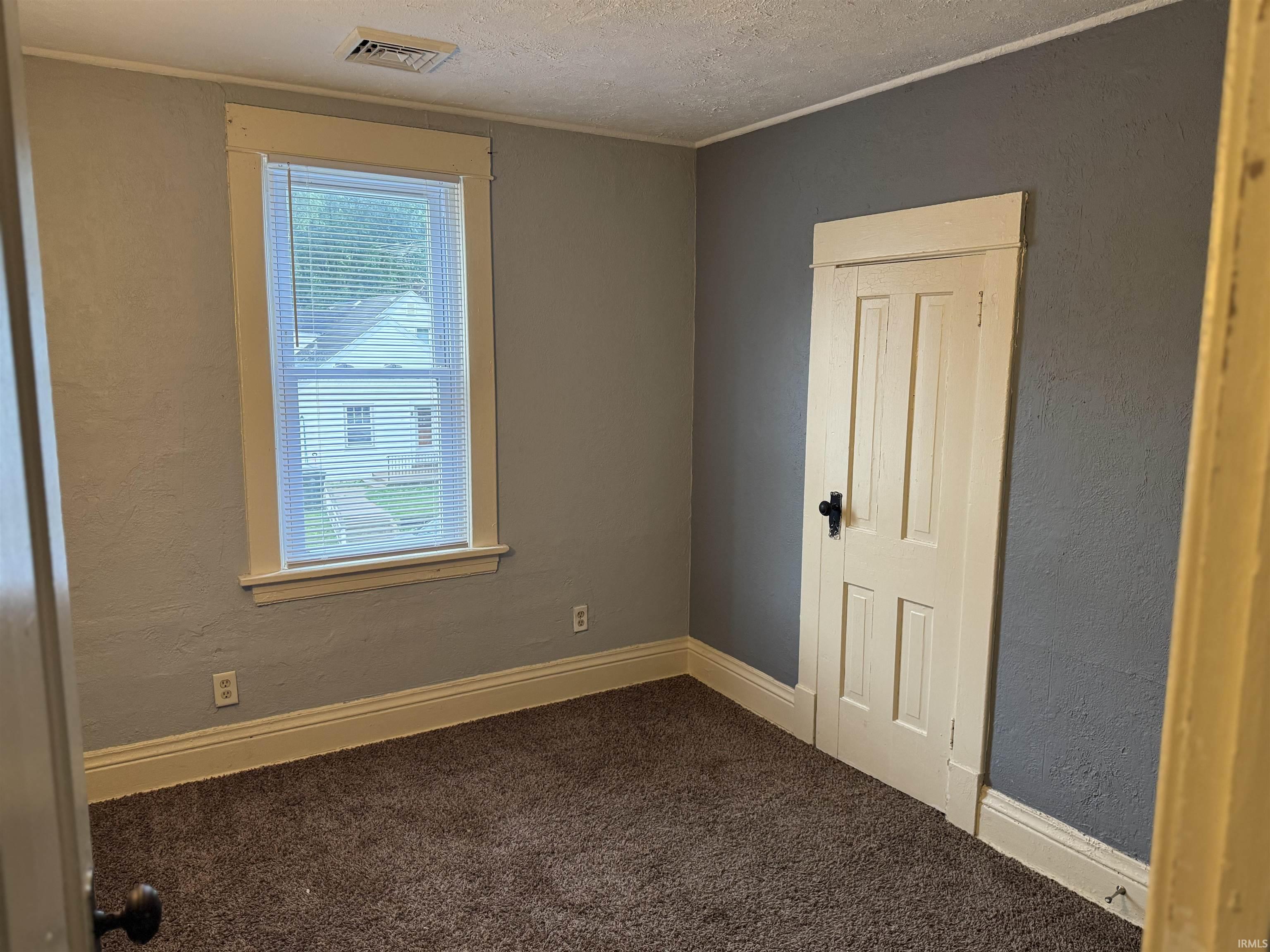1149 E Indiana Avenue South Bend IN 46613
