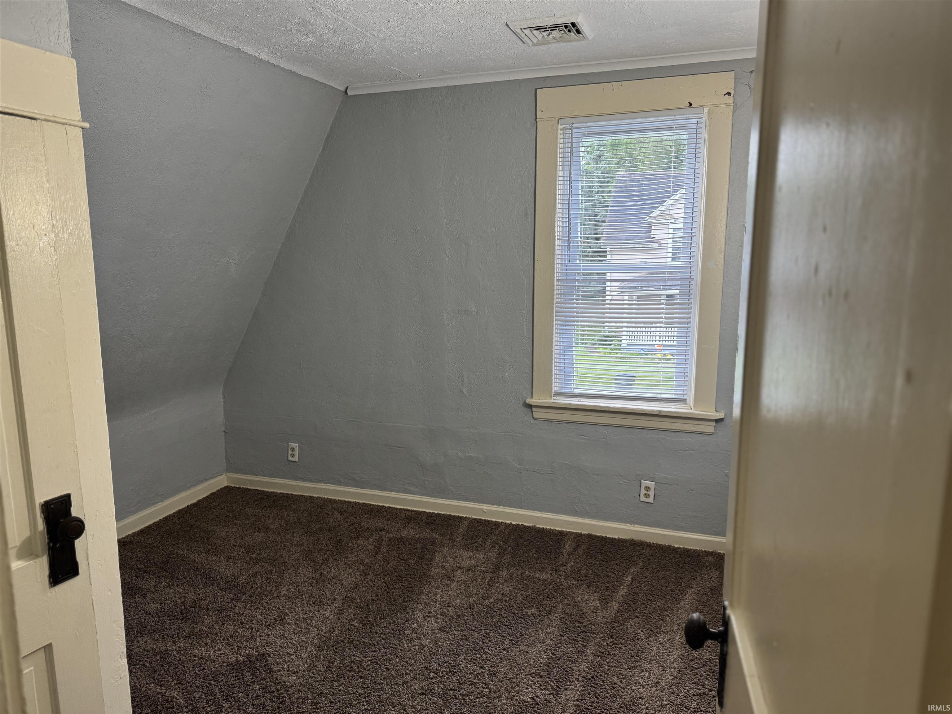 1149 E Indiana Avenue South Bend IN 46613