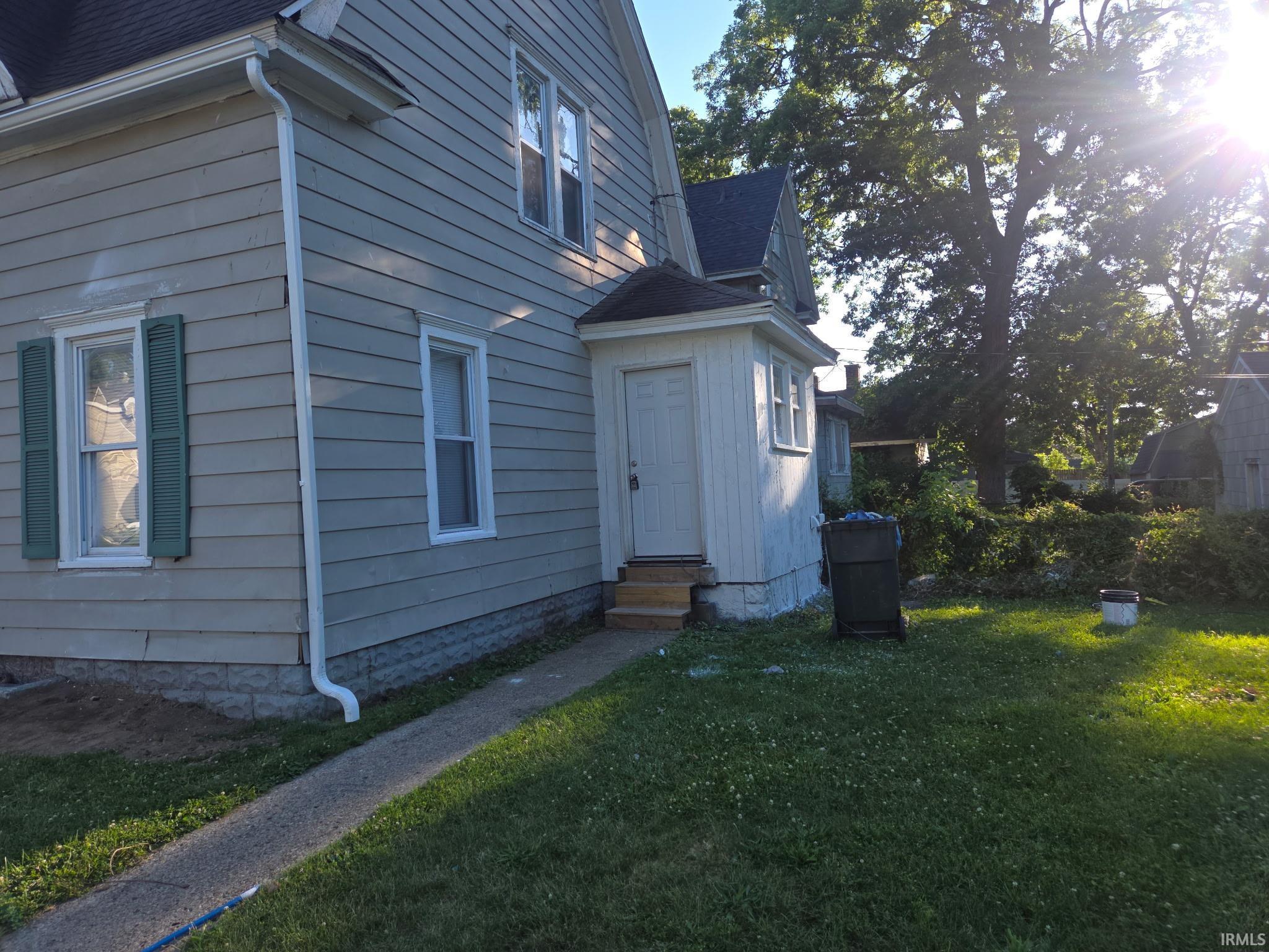 1149 E Indiana Avenue South Bend IN 46613
