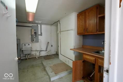 105 S Madison Avenue Greenwood IN 46142