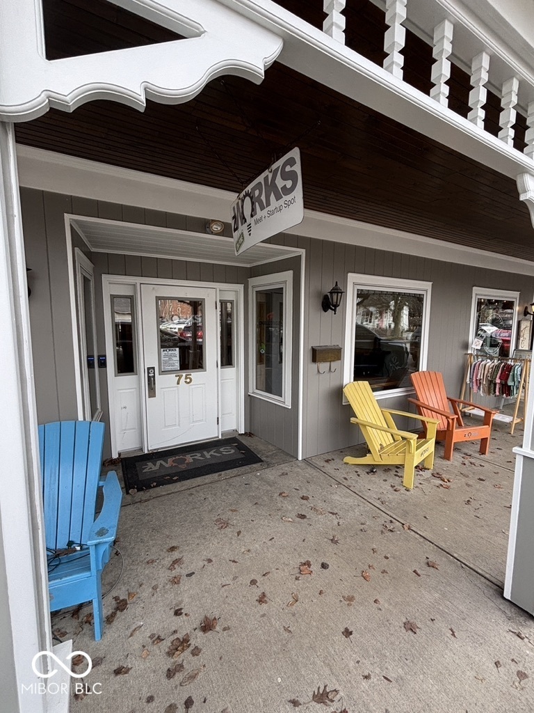 75 E Pine Street Zionsville IN 46077