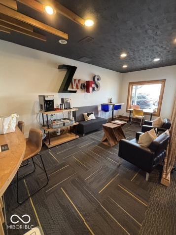 75 E Pine Street Zionsville IN 46077