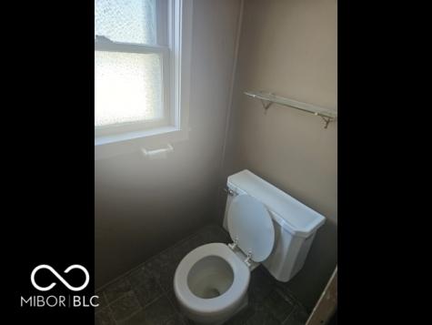 148 E Howard Street Parker City IN 47368