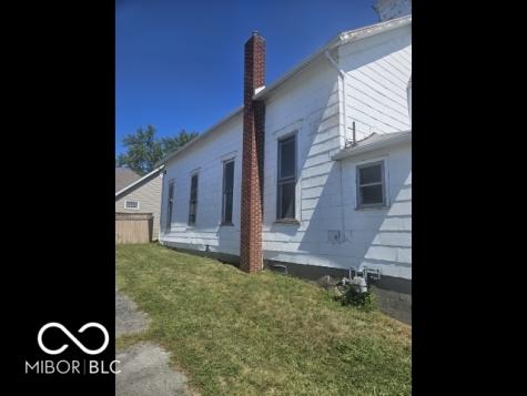 148 E Howard Street Parker City IN 47368