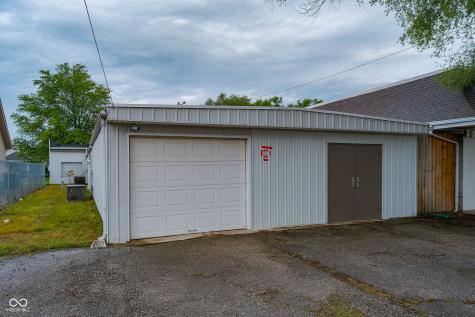 2305 Cottage Avenue Columbus IN 47201