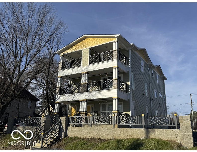 3712 E Washington Street Indianapolis IN 46201