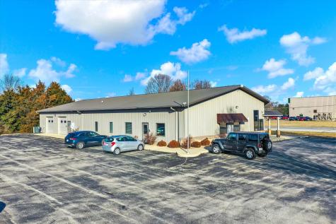 1502 Southpark Court Columbus IN 47201