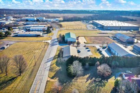 1502 Southpark Court Columbus IN 47201