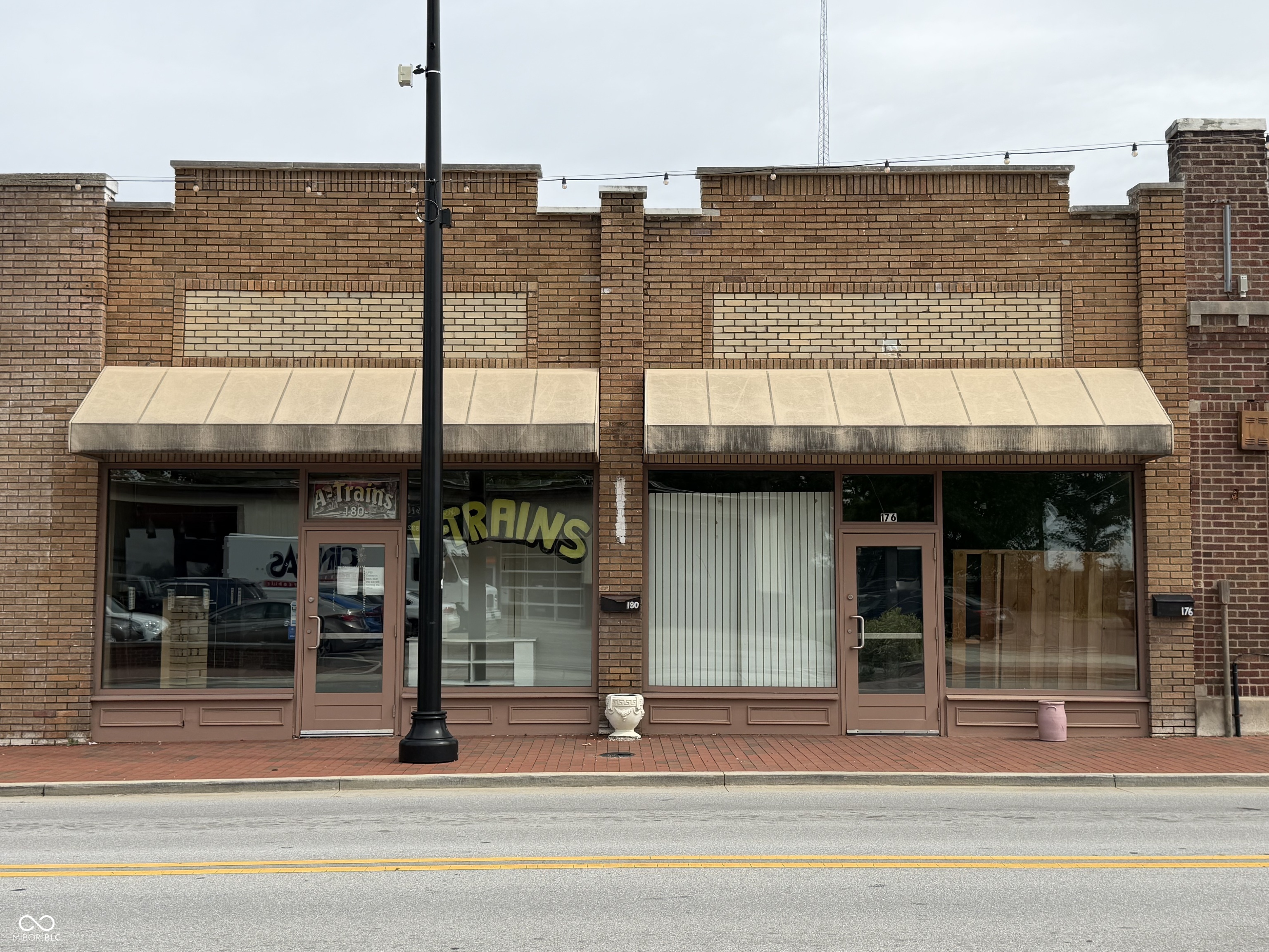176 -180 W Main Street Greenwood IN 46142