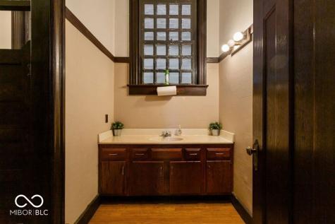 105 S Chestnut Street Seymour IN 47274