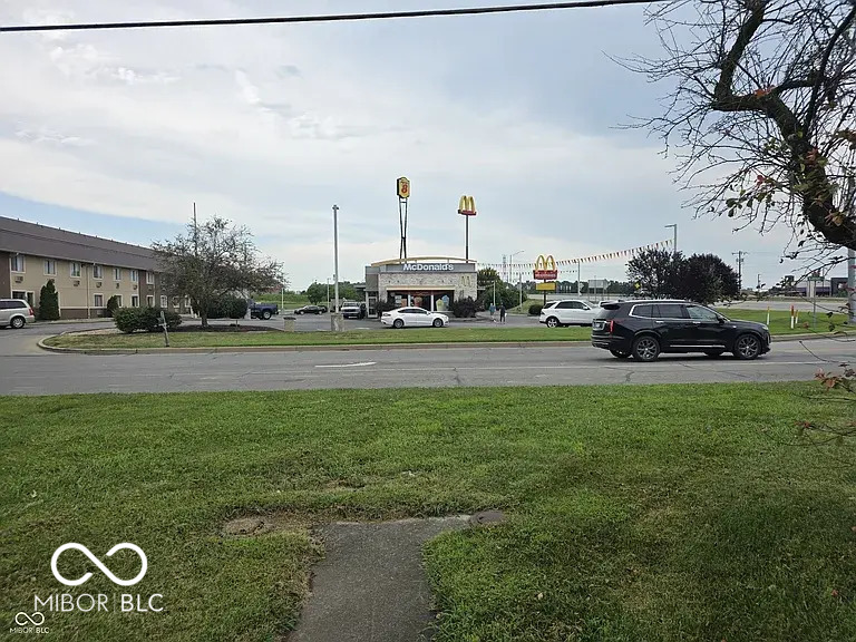 13 W Rampart Road Shelbyville IN 46176