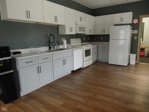 802-808 N Samuel Moore Parkway Mooresville IN 46158