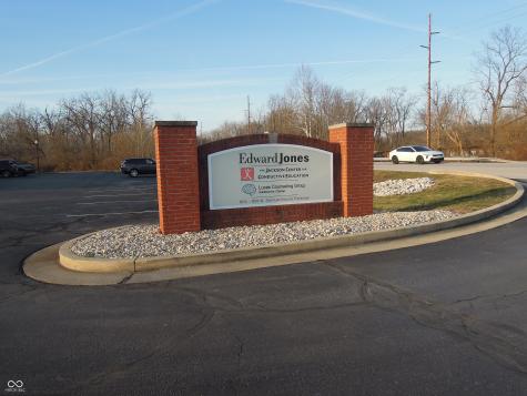 802-808 N Samuel Moore Parkway Mooresville IN 46158
