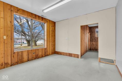 61 E 150 S Crawfordsville IN 47933