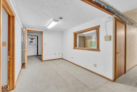 61 E 150 S Crawfordsville IN 47933