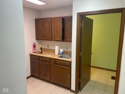 7512 Madison Avenue Indianapolis IN 46227
