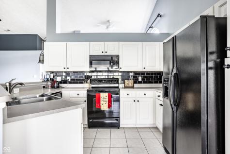 17813 Crown Pointe Court Noblesville IN 46062