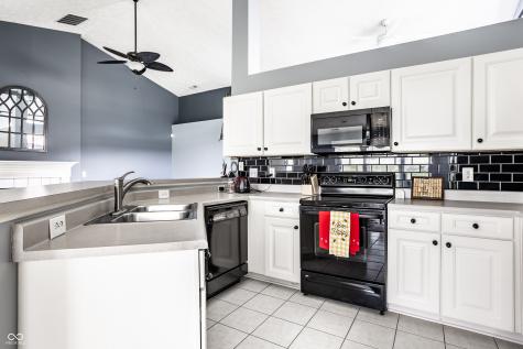 17813 Crown Pointe Court Noblesville IN 46062