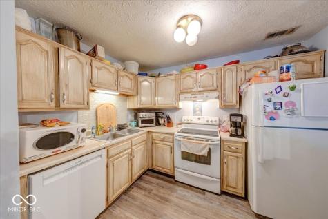 1763 Wellesley Lane Indianapolis IN 46219