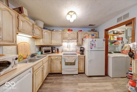 1763 Wellesley Lane Indianapolis IN 46219