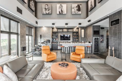 720 S Rangeline Road Carmel IN 46032