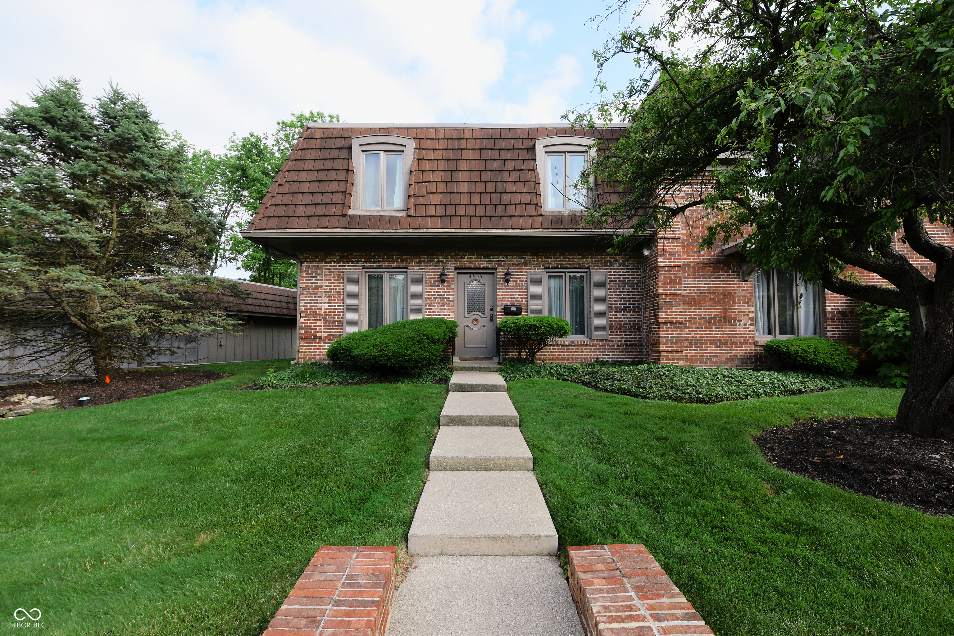 5533 Roxbury Terrace Indianapolis IN 46226