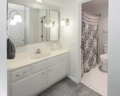 5533 Roxbury Terrace Indianapolis IN 46226